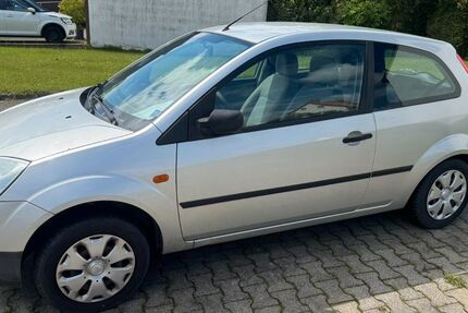 Ford Fiesta 154.000 km 800 &euro; Lippetal 59510
