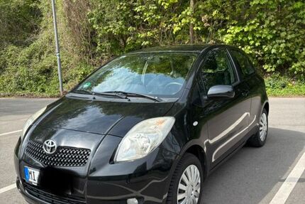 Toyota Yaris 147.500 km 2.800 &euro; Porta Westfalica 32457