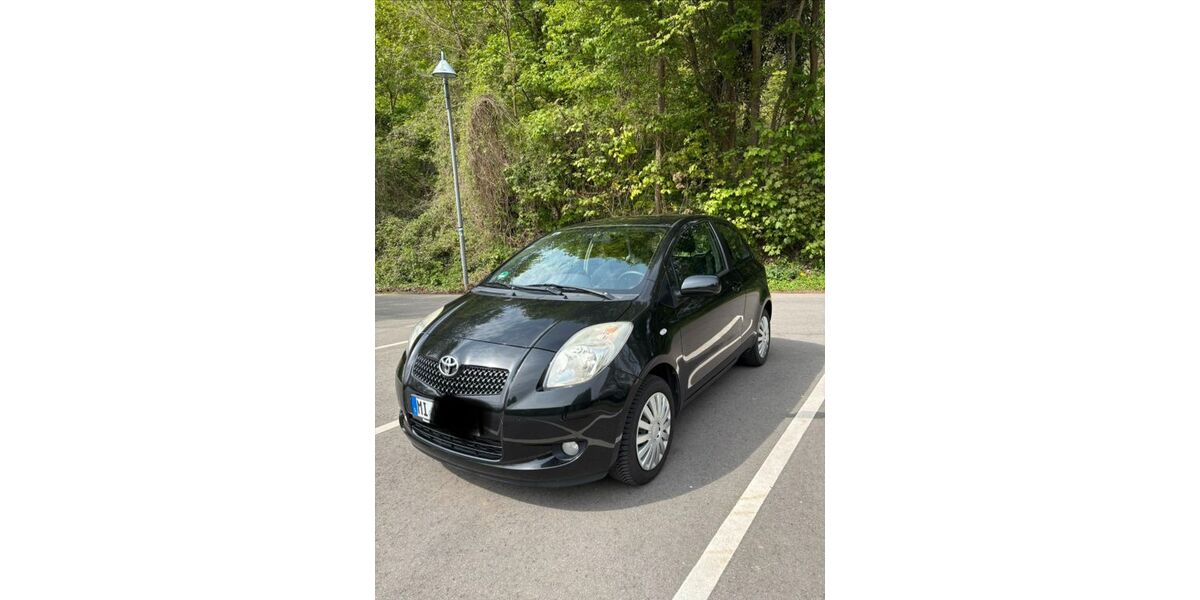 Toyota Yaris 147.500 km 2.800 &euro; Porta Westfalica 32457