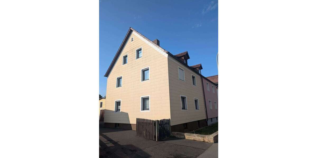 Einfamilienhaus Waldsassen - 8 Zimmer, 146 m&sup2;, 165.000&euro; | Angebot:25201255