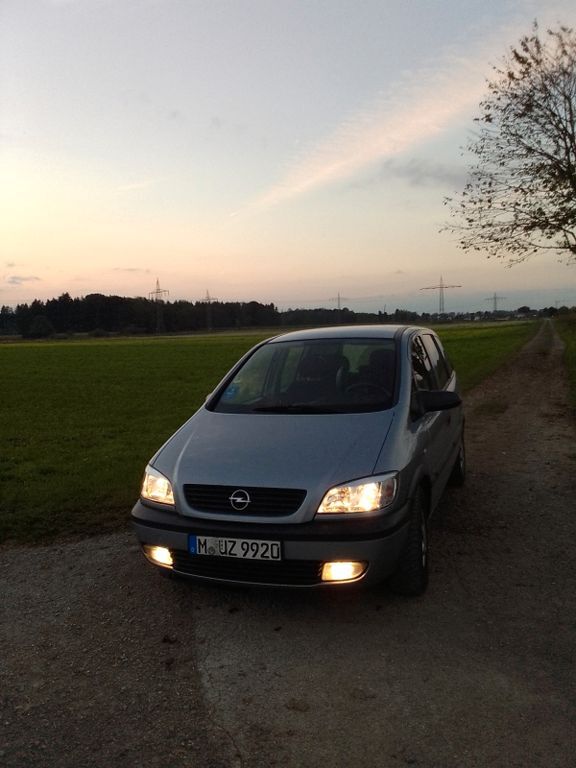 Opel Zafira 159.000 km 2.600 € Rohrdorf 83101