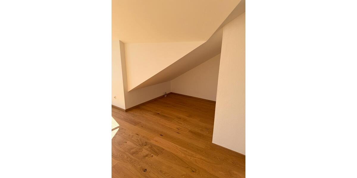 Dachgeschoßwohnung Rosenheim Egarten - 1 Zimmer, 35 m&sup2;, 750&euro; | Angebot:26124383