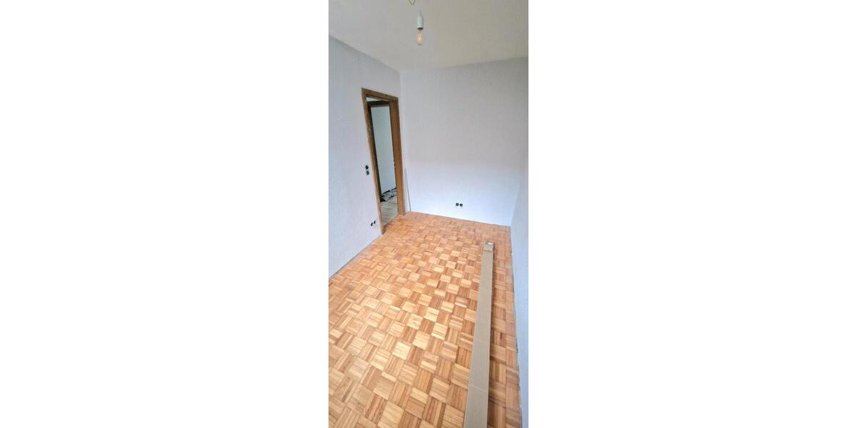 Gepflegtes Einfamilienhaus, mit großem Garten und Stellplatz 5 zimmer