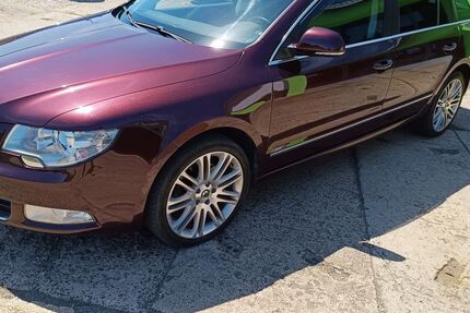 Skoda Superb 165.000 km 7.100 &euro; Gera 07551