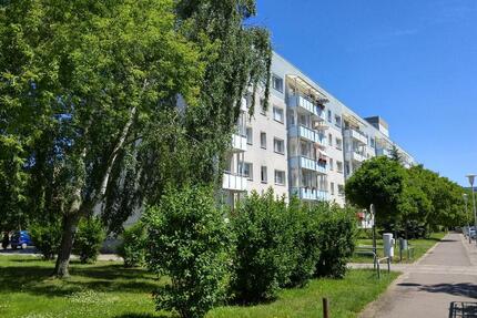 SCHÖNE RENOVIERTE 1 RAUM Wohnung IN NEUBRANDENBURG ZU VERMIETEN