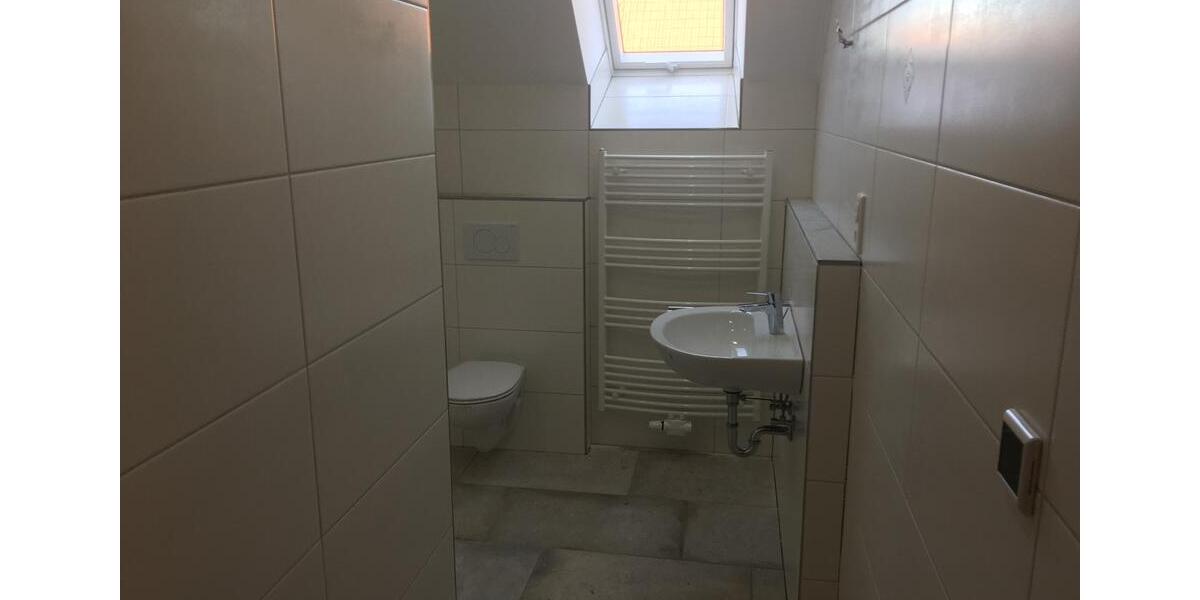Dachgeschoßwohnung Apen - 4 Zimmer, 120 m&sup2;, 850&euro; | Angebot:26400553