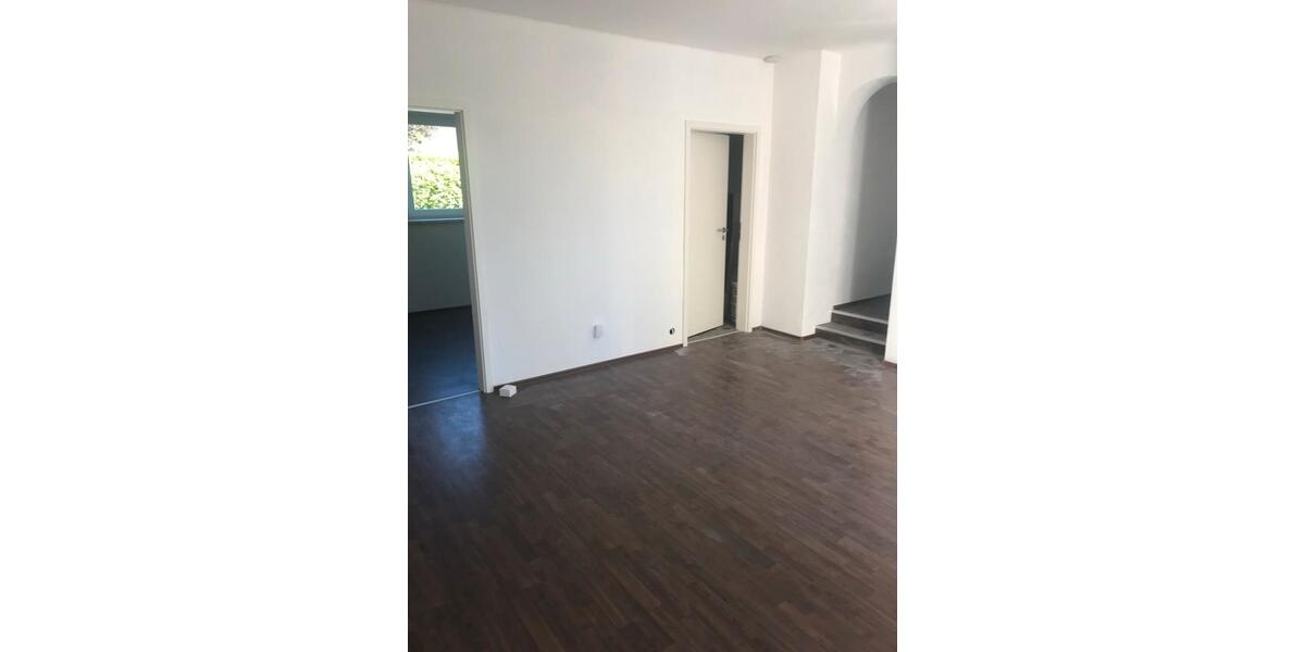 Mehrfamilienhaus, Wohnhaus Neusorg - 25 Zimmer, 440 m&sup2;, 383.000&euro; | Angebot:26297133