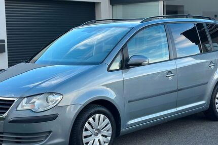 VW Touran 205.000 km 3.330 &euro; Rheinbach 53359