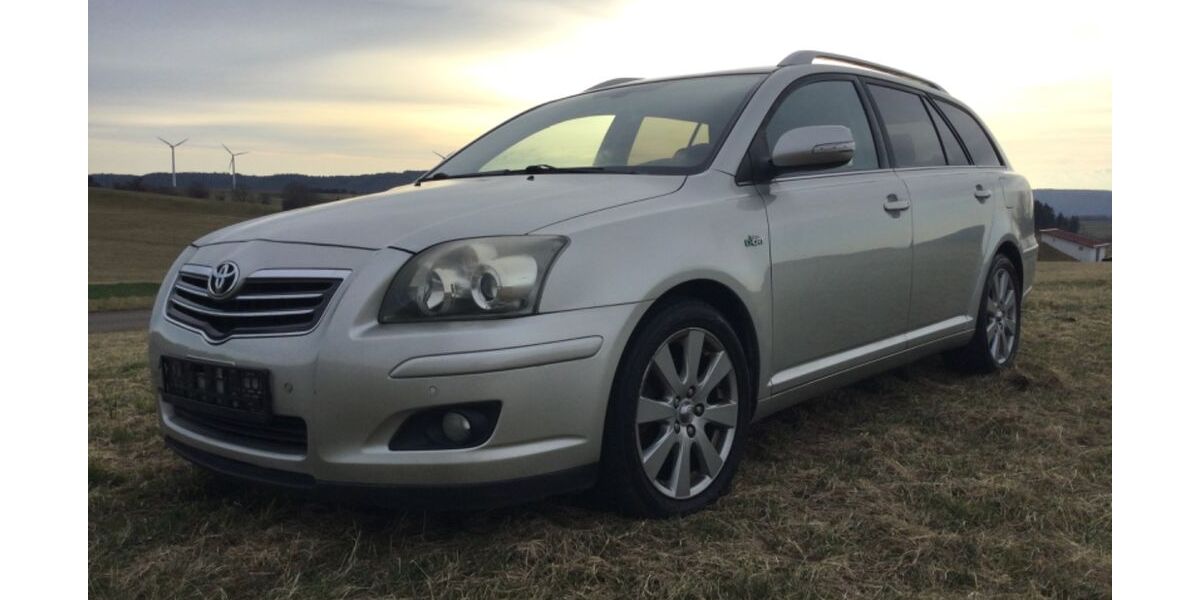 Toyota Avensis 170.500 km 4.200 &euro; Reutlingen 72764