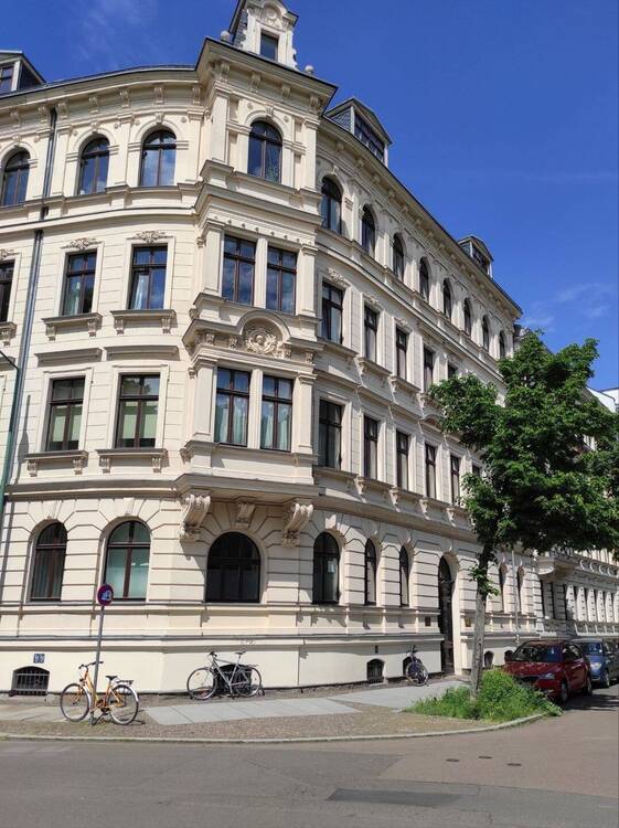 Charmante Erdgeschoßwohnung in Leipzig mit Balkon