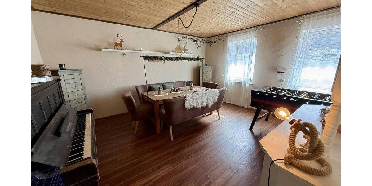Doppelhaushälfte Uffenheim - 6 Zimmer, 184 m&sup2;, 275.000&euro; | Angebot:26486442