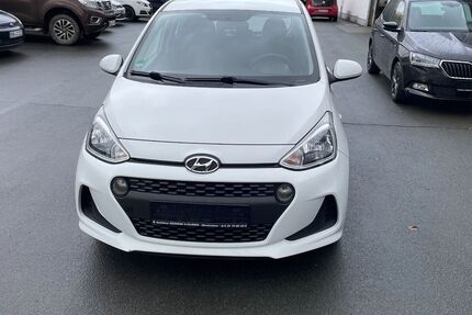 Hyundai i10 86.877 km 9.390 &euro; Schmallenberg 57392