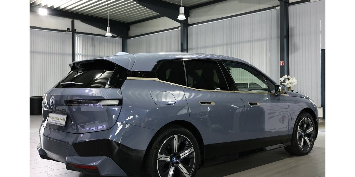 BMW iX 40 xDrive SPORT TITAN GLAS STORM EINZELSTÜCK 79.000 km 40.991 &euro; Hamm 59077