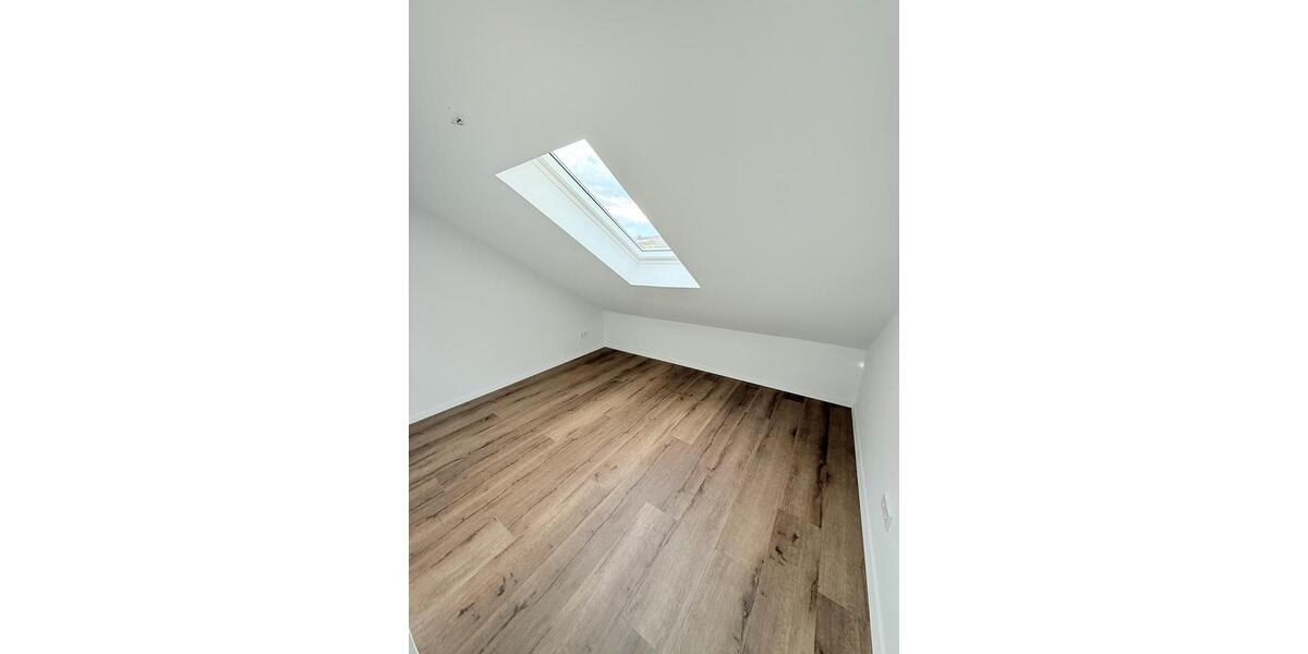 Dachgeschoßwohnung Esslingen am Neckar Oberesslingen - 2.5 Zimmer, 59 m&sup2;, 990&euro; | Angebot:25379019