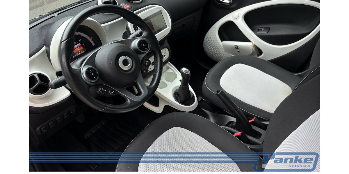 Smart ForFour Pano*Navi*SHZ*Tempo*Touch*PDC.h*LED* 63.149 km 6.890 &euro; Berlin 13187