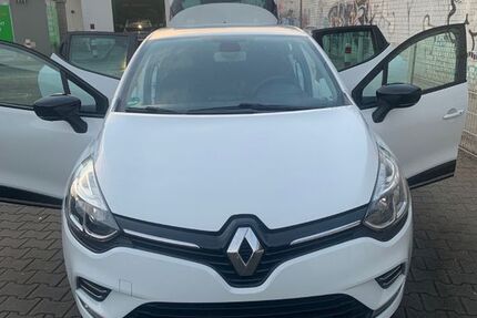 Renault Clio 83.000 km 9.500 &euro; Berlin 12051