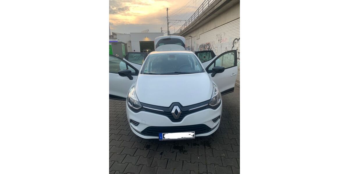 Renault Clio 83.000 km 9.500 &euro; Berlin 12051