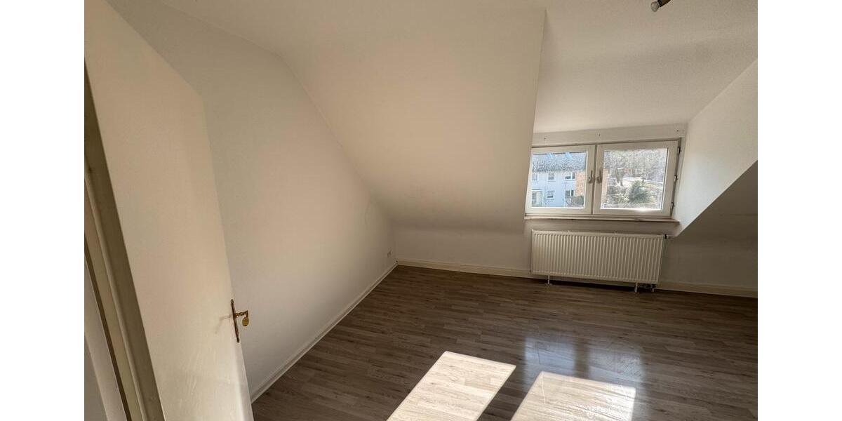 Dachgeschoßwohnung Ronnenberg - 3 Zimmer, 55 m&sup2;, 830&euro; | Angebot:25299205