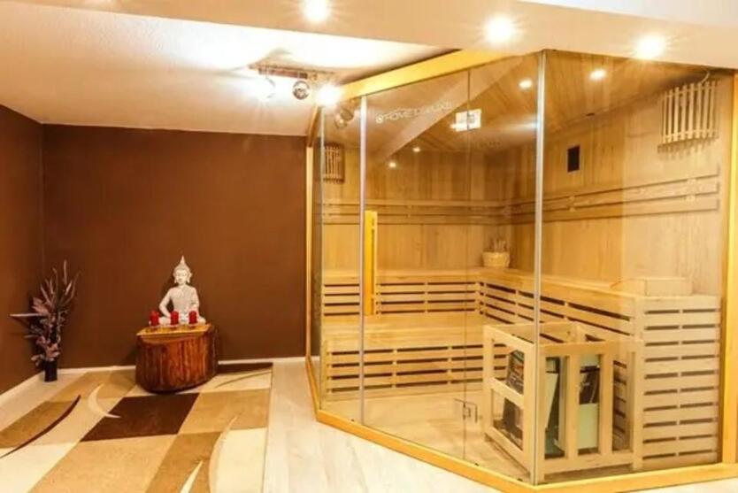 Stilvolles, modernisiertes Bungalow mit Sauna und Garten