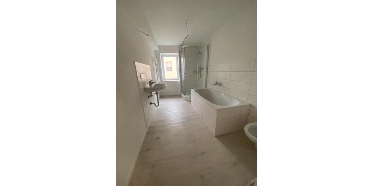 Etagenwohnung Eisenberg - 3 Zimmer, 90 m&sup2;, 700&euro; | Angebot:26252586