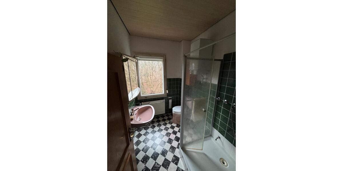 Doppelhaushälfte Solingen - 7 Zimmer, 166 m&sup2;, 290.000&euro; | Angebot:25048887