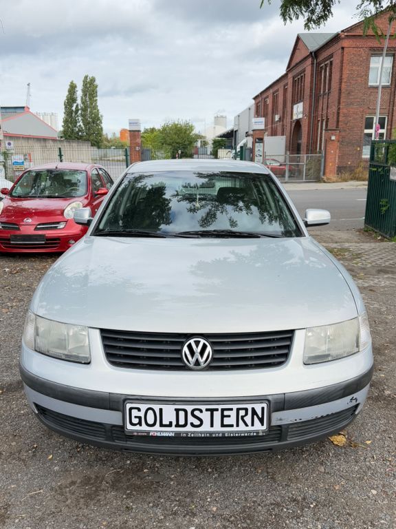 VW Passat 176.295 km 1.699 € Berlin 13587