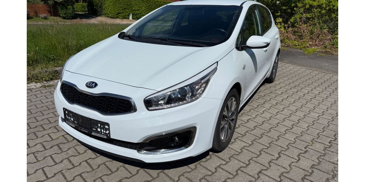Kia ceed / Ceed 176.000 km 8.095 &euro; Altenburg 04600