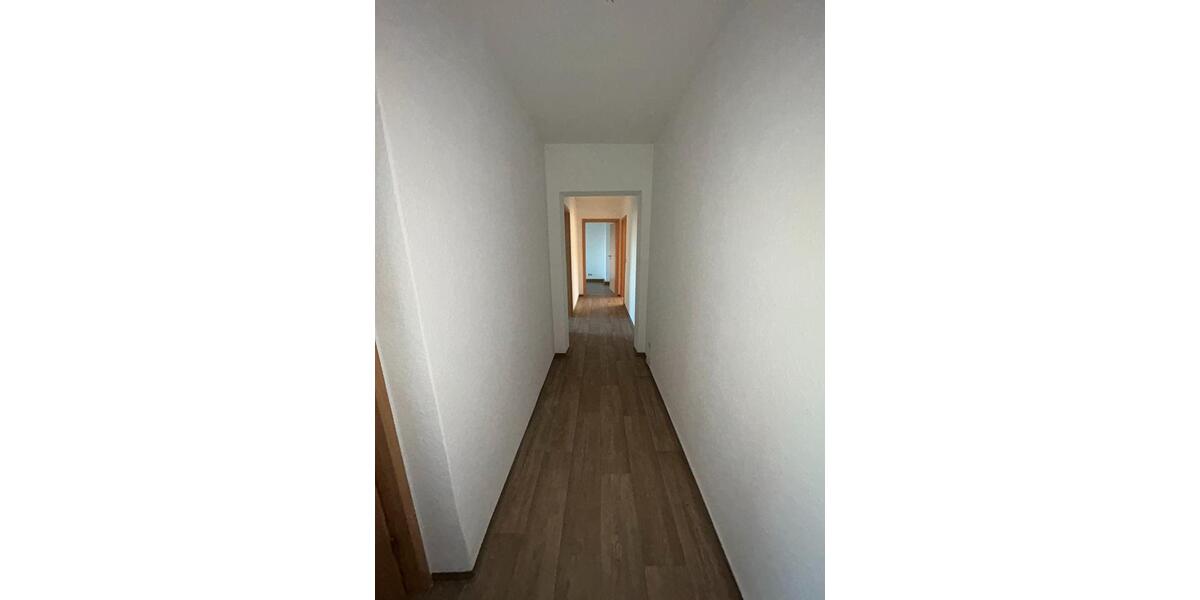 Wunderschöne 3-RW mit Einbauküche 3 zimmer