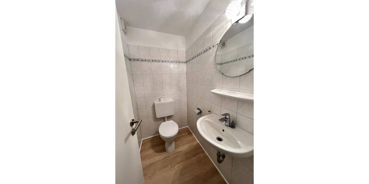 Reihenmittelhaus Flensburg Mürwik - 6 Zimmer, 150 m&sup2;, 1.500&euro; | Angebot:26891857