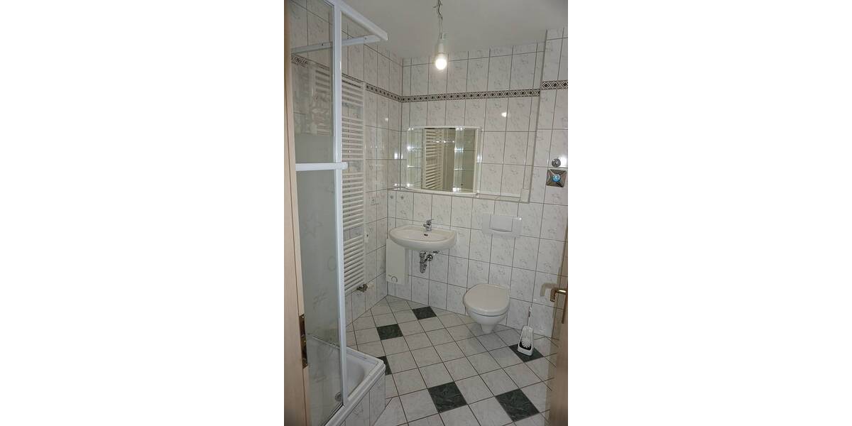 Mehrfamilienhaus, Wohnhaus Adorf - 1 Zimmer, 237 m&sup2;, 195.000&euro; | Angebot:25662000