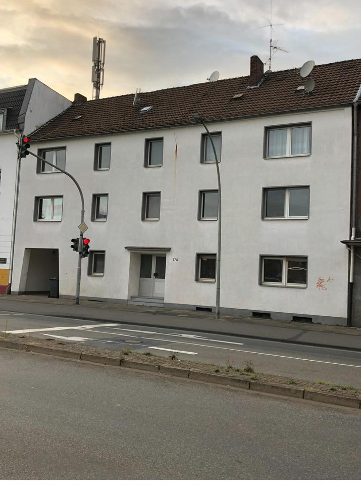 GEMÜTLICHE 2-Zimmer-WOHNUN IN DUISBURG-HOCHHEIDE ZU VERMIETEN