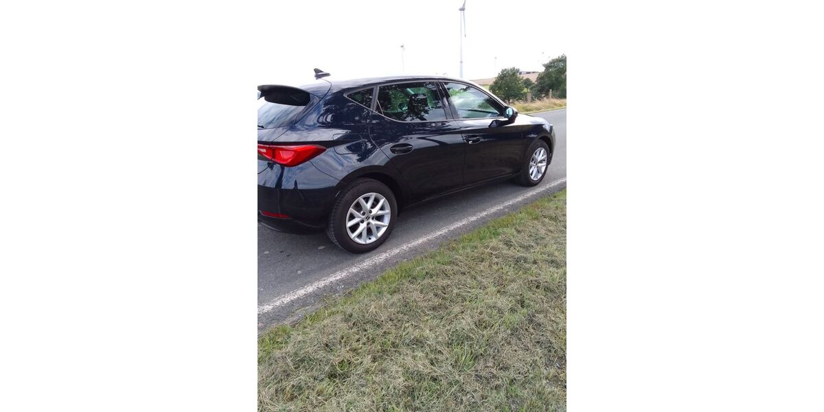 Seat Leon 37.900 km 20.699 &euro; Paderborn 33100