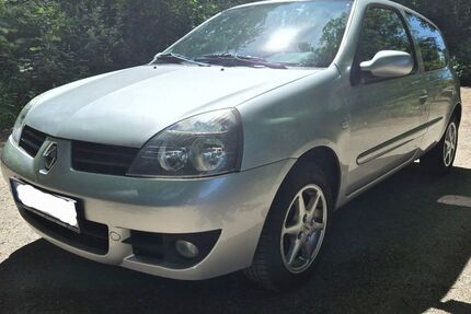 Renault Clio 121.679 km 2.100 &euro; Dorsten 46282