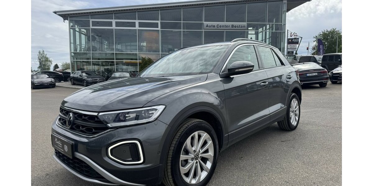 VW T-Roc 1.5 TSI LIFE DSG/NAVI/LED-PLUS/AHK/1.HAND 31.887 km 25.800 &euro; Villingen-Schwenningen 78054
