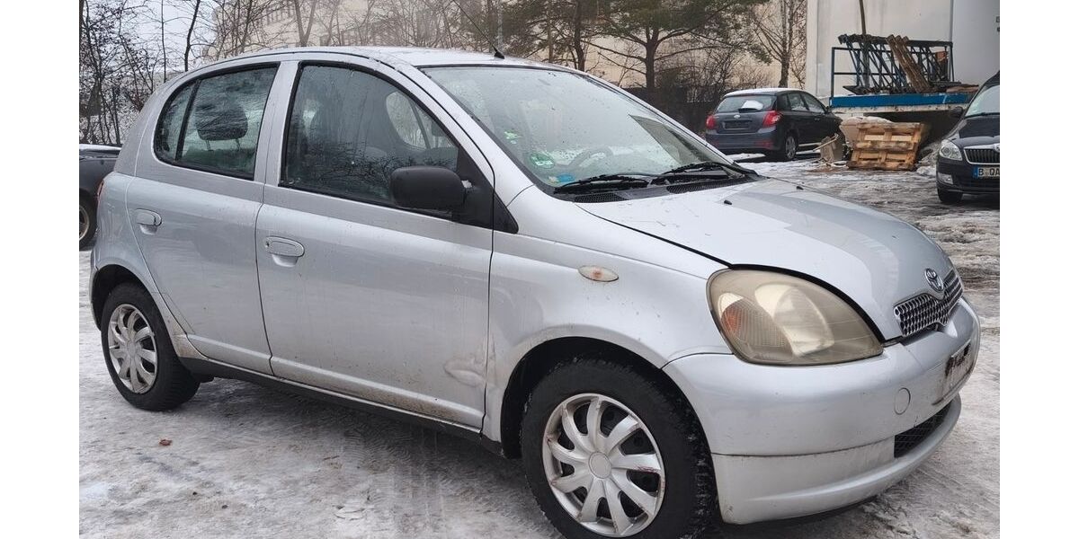 Toyota Yaris 141.057 km 2.499 &euro; Berlin 12349