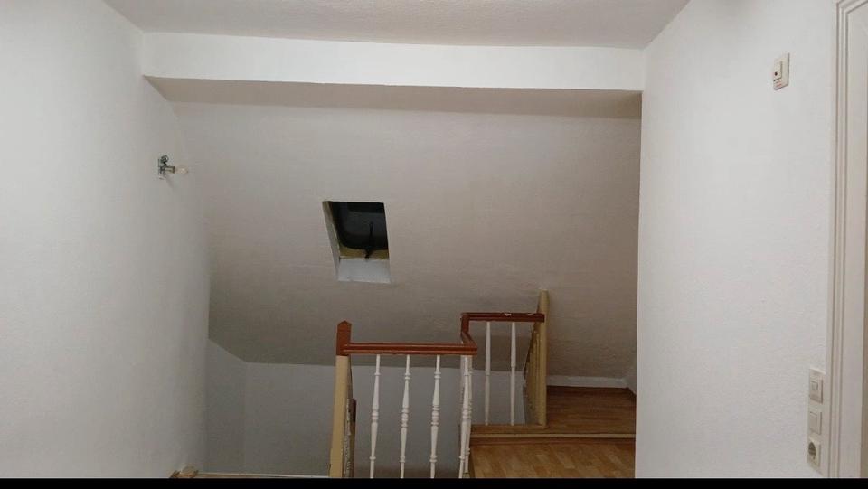 Dachgeschoßwohnung Kusel - 3.5 Zimmer, 120 m&sup2;, 850&euro; | Angebot:26403603