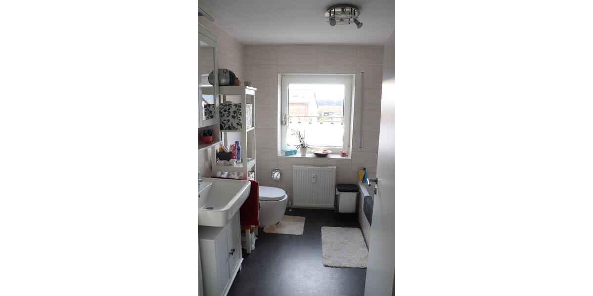 Dachgeschoßwohnung Teublitz - 3 Zimmer, 109 m&sup2;, 820&euro; | Angebot:26004649