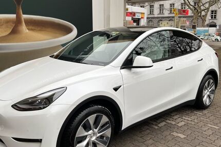 Tesla Model Y 36.950 km 30.999 &euro; Berlin 10623