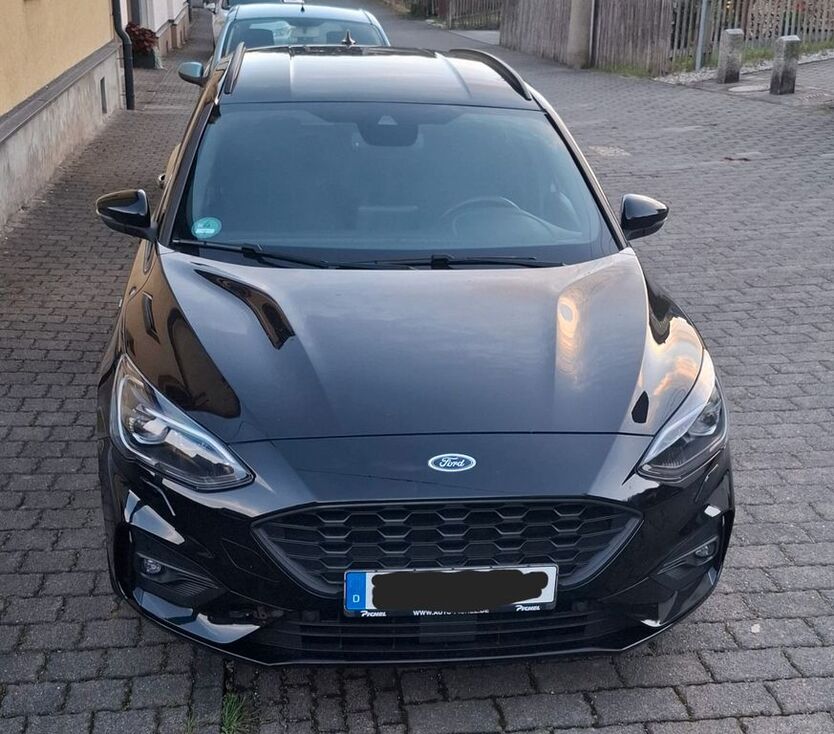 Ford Focus 80.780 km 15.850 € Schneeberg 08289