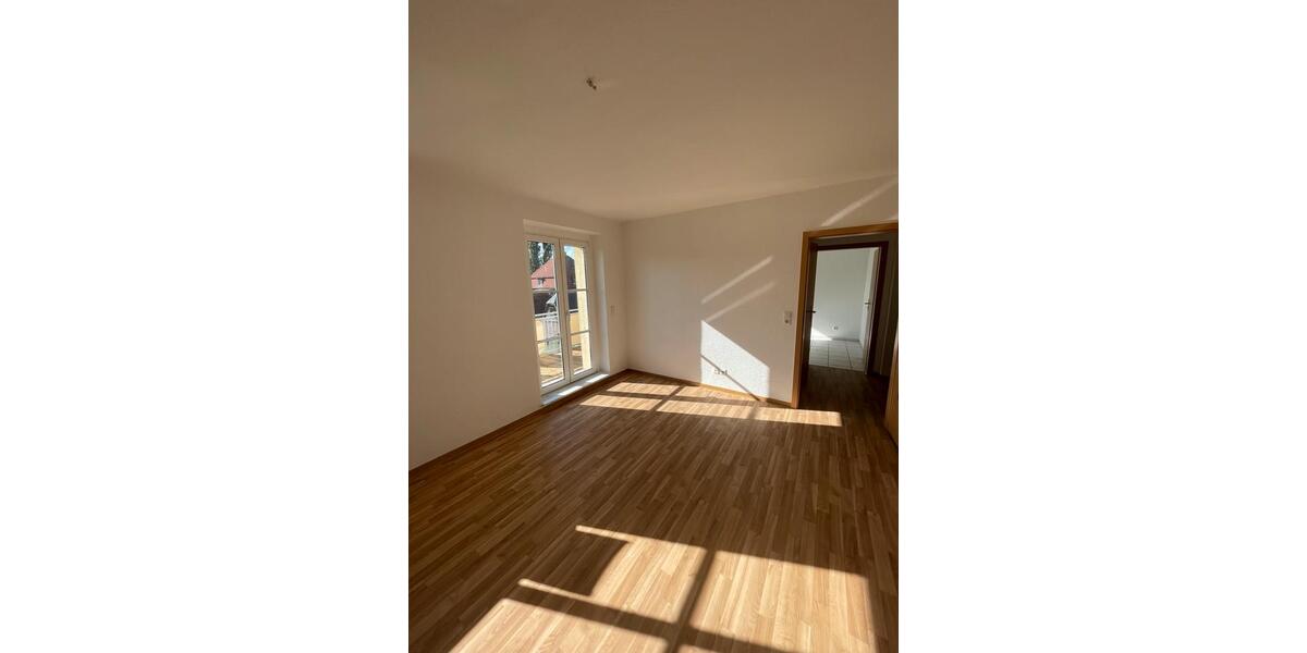 Etagenwohnung Leuna - 2.5 Zimmer, 63 m&sup2;, 581&euro; | Angebot:25988887