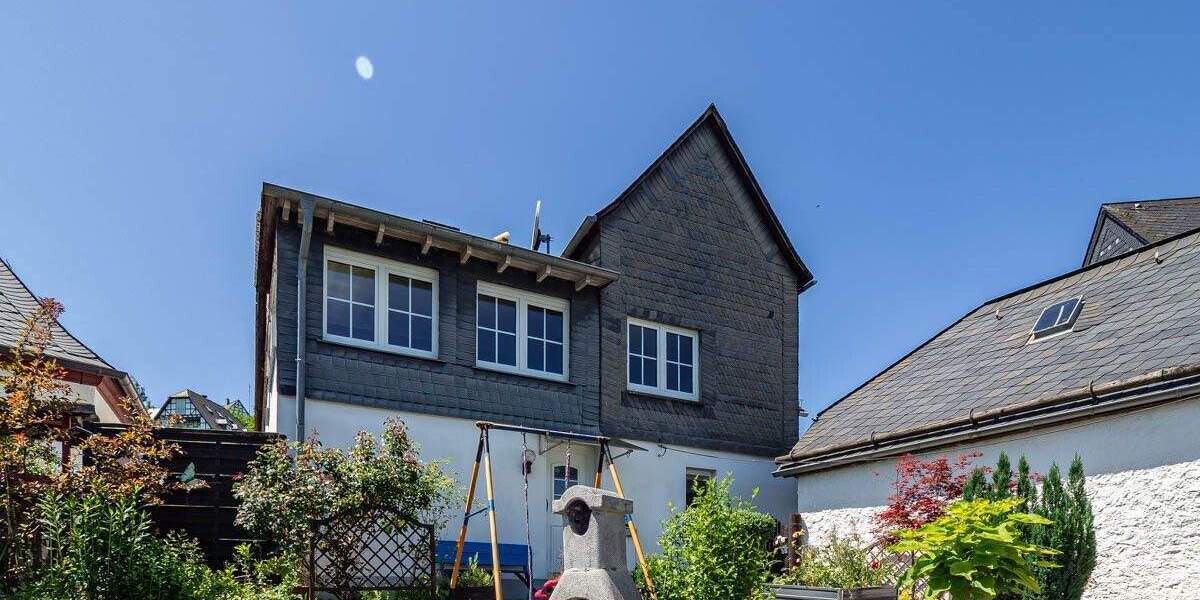 Mehrfamilienhaus, Wohnhaus Meschede-Eversberg Eversberg - 8 Zimmer, 178 m&sup2;, 177.000&euro; | Angebot:25729201