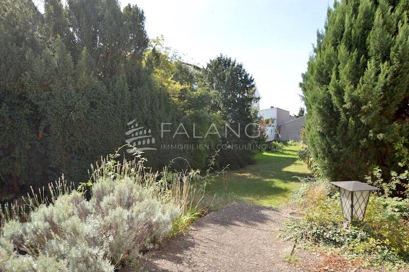 Falanga Immobilien-neu san. & modern. EFH mit einem FANTASTISCHEN, RIESIGEN SONNENGARTEN in Budenhm.