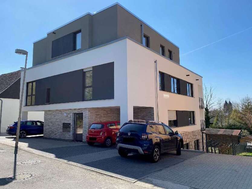 Wohnung zum Mieten in Leverkusen 1.600 € 122.19 m²