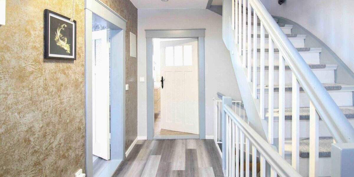 Modernisiertes Einfamilienhaus mit Einliegerwohnung und großem Grundstück in Ilsede 6 zimmer