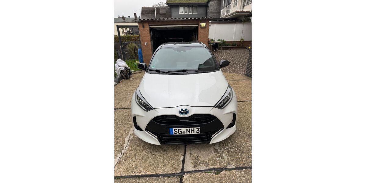 Toyota Yaris 10.700 km 22.990 &euro; Solingen 42659