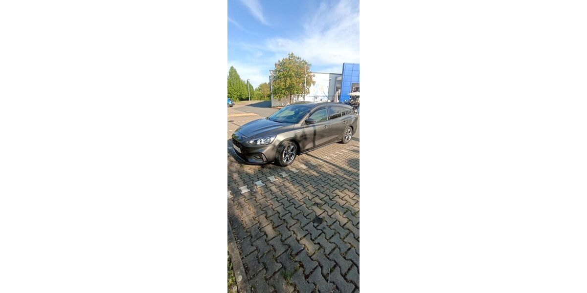 Ford Focus 82.000 km 15.400 &euro; Bad Nauheim 61231
