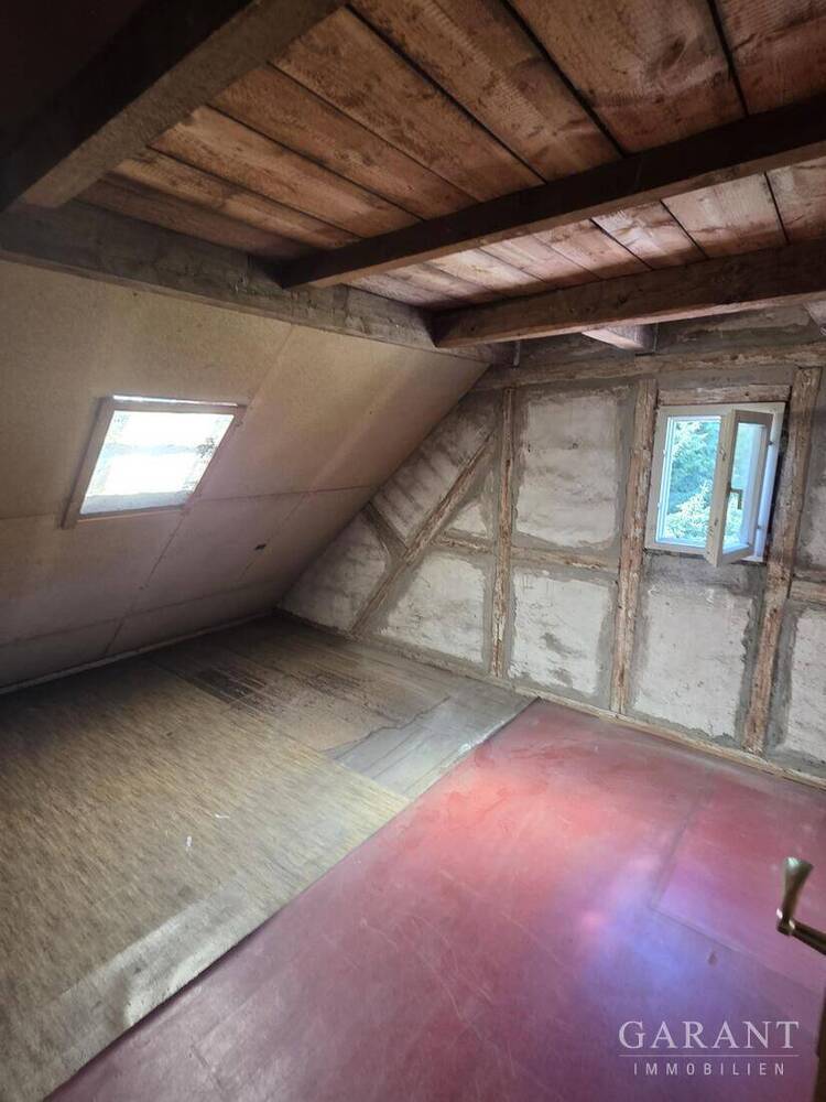 Haus mit großem Garten und Scheune in Lustnau