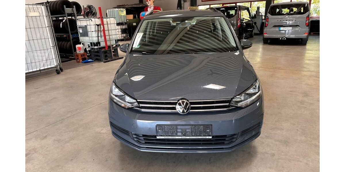 VW Touran 150.065 km 17.980 &euro; Euskirchen 53879