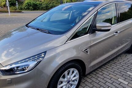 Ford S-Max 112.600 km 15.900 &euro; Mülheim an der Ruhr 45478
