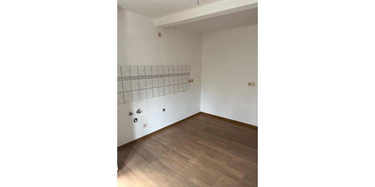 Dachgeschoßwohnung Lauchhammer - 2 Zimmer, 54 m&sup2;, 465&euro; | Angebot:26425436